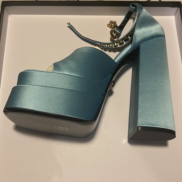 Versace platform heels - Picture 8 of 8